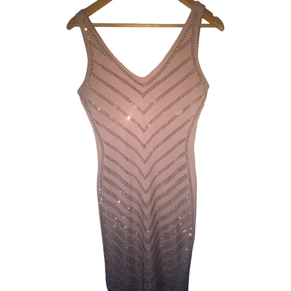 Carmen Marc Valvo Pink‎ Sleeveless V-Neck Bodycon Dress - Picture 1 of 5